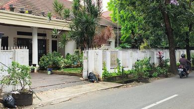 For Sale rumah Eksklusif di Ciracas, Jakarta Timur - LT 650m²