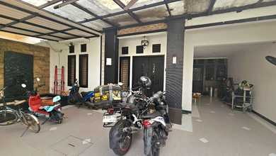 Dijual rumah Eksklusif di Cakung, Jakarta Timur - LT 180m²