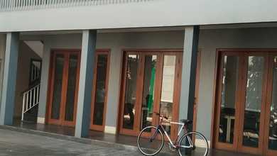 Disewa Gedung Kantor/Usaha 2.5 Lt, Bagus dan Rapi di Rawamangun, Jakarta Timur