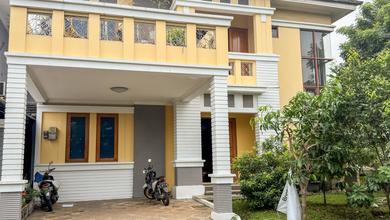 Rumah Area Premium Kota Wisata, Bogor - Harga Menarik 3,6 Miliar