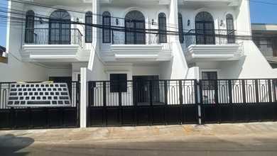 Rumah Dijual di Cawang, Jakarta Timur, LB 175m², Harga Kompetitif!