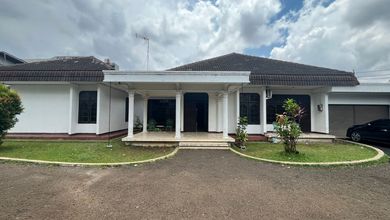 Kesempatan Eksklusif, rumah Prestisius di Cipinang, Jakarta Timur, LB 300m²