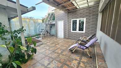 Rumah Mewah di Harapan Indah, Bekasi, 5 Kamar Tidur, LT 220m²