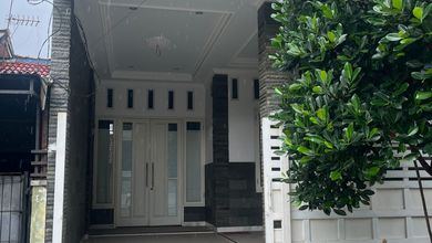 Jual Rumah Nyaman di Bekasi, Bekasi - LT 90m²