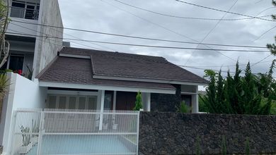 Jual Rumah Cantik Luas 487 m2 area Geger Kalong, Bandung