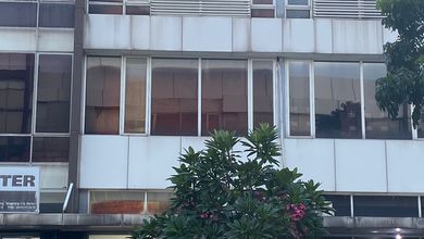 Dijual Ruko Ukuran Besar  Siap Dipakai Menghadap Jalan Raya