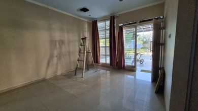 Disewakan Cepat Rumah Cantik dengan Tanah Luas 119 m2 di Cakung
