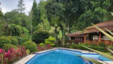 Dijual Villa Harga NJOP di Cisarua Puncak Bogor Villa Mewah Terawat Full Furnished