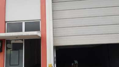 Dijual Cepat Gudang Hoek di Green Sedayu Bizpark Cakung, Jakarta Timur