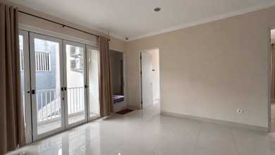 Rumah Mewah di Grand Wisata, Bekasi, 5 KT, LT 324m²