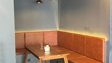 Ruang Usaha Kantor Resto Cafe Dekat Kertajaya