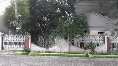 Hunian Mewah di Rungkut, Surabaya, 4 Kamar Tidur, LT 288m²