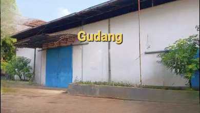 Gudang Ruko Merangkap Rumah Tinggal Ada Kolam Renang