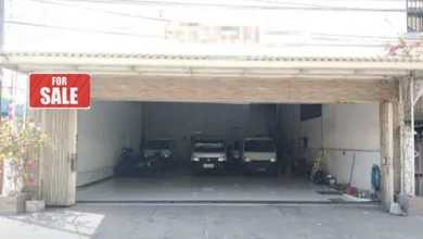 B U Showroom Mobil Merangkap Rumah Tinggal Dekat Manyar Kertajaya