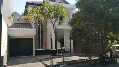 Rumah Dijual di Waru, Sidoarjo, LB 250m², Harga Kompetitif!