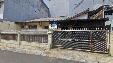 Dijual rumah Eksklusif di Palmerah, Jakarta Barat - LT 196m²