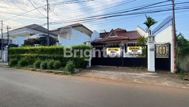 Rumah Elegan di Kebon Jeruk, Jakarta Barat, 3 KT, LT 390m²