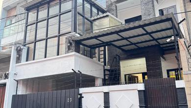 Penawaran Eksklusif, rumah Prestisius di Kebon Jeruk, Jakarta Barat, LB 200m²