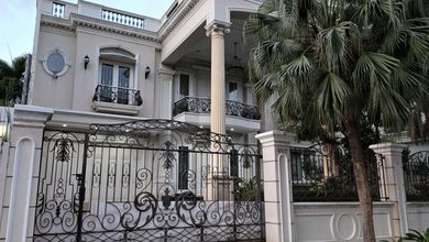 Rumah Mewah di Kebon Jeruk, Jakarta Barat, 4 KT, LT 800m²