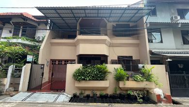Kesempatan Eksklusif, rumah Prestisius di Tomang, Jakarta Barat, LB 142m²