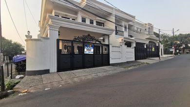 Penawaran Langka, rumah Mewah di Joglo, Jakarta Barat, LB 280m²