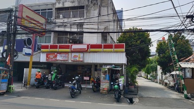 Minimarket Ruko Juanda: 3 Lantai, LT 340 m2, Hook, Murah Jual Cpt BU, Jln Raya