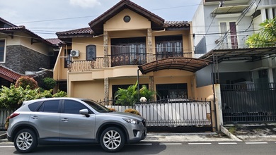 Dijual rumah Eksklusif di Duren Sawit, Jakarta Timur - LT 176m²