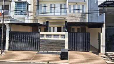 Disewakan Rumah Terjangkau di Pulomas, Jakarta Timur, LT 165m²