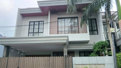 Kesempatan Langka, rumah Prestisius di Kemang Pratama, Bekasi, LB 260m²