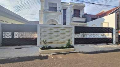 Penawaran Langka, rumah Mewah di Pondok Kelapa, Jakarta Timur, LB 250m²