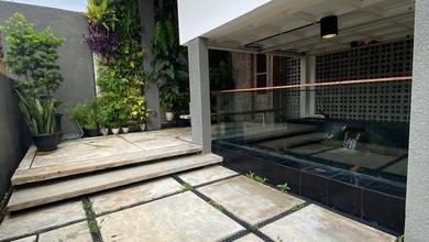 Hunian Mewah di Pulomas, Jakarta Timur, 4 KT, LT 165m²