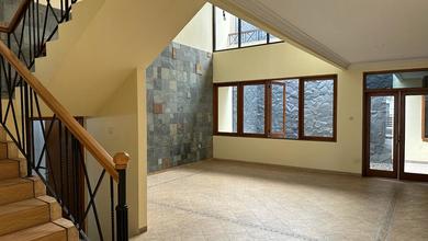 Rumah Minimalis Disewakan di Senayan, Jakarta Selatan, Harga Ekonomis