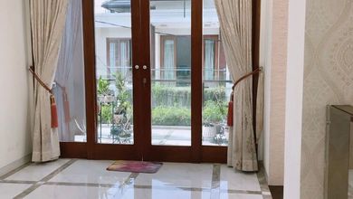 Rumah Prestisius di Kawasan Ragunan, Jakarta Selatan, LB 180m², Harga 3,85 Miliar