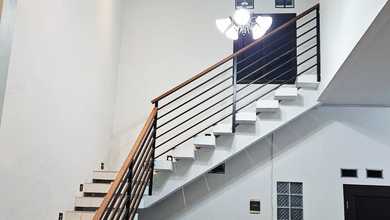 Jual Rumah Strategis di Ciputat, Tangerang Selatan - LT 120m²
