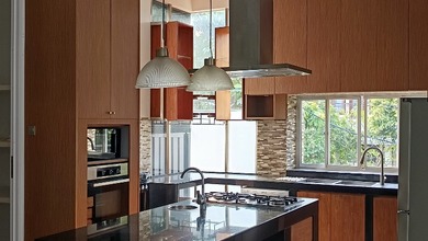 Rumah Siap Huni di Pondok Indah, Jakarta Selatan, LT 350m², Harga 850 Juta /tahun