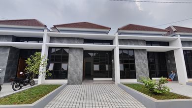 Dijual Rumah Strategis di Cipadu, Tangerang - LT 90m²
