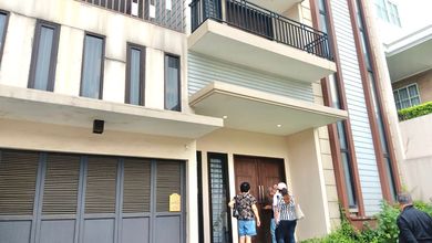 Rumah Elite di Kawasan Green garden, Jakarta Barat, LB 200m², Harga 8 Miliar