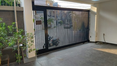 Hunian Mewah di Green garden, Jakarta Barat, 5 Kamar Tidur, LT 220m²