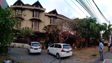 Ruko gandeng Ngurah Rai, Badung. Lokasi strategis daerah komersial