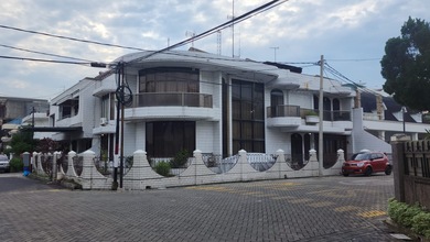 Hunian Elite di Kawasan Medan Kota, Medan, LB 700m², Harga 11 Miliar
