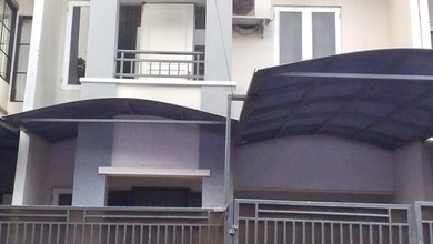 Kesempatan Rumah di Metro Permata, Tangerang, LB 250m², Harga 2,25 Miliar