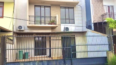 Hunian Favorit di Kav DKI, Jakarta Barat, 3 KT, Harga 2,3 Miliar