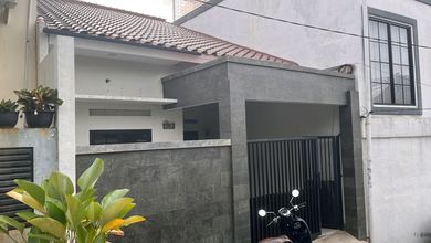 Jual Rumah Strategis di Petukangan, Jakarta Selatan - LT 98m²