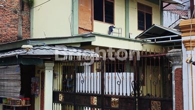 Kesempatan Eksklusif, rumah Mewah di Kebon Jeruk, Jakarta Barat, LB 200m²