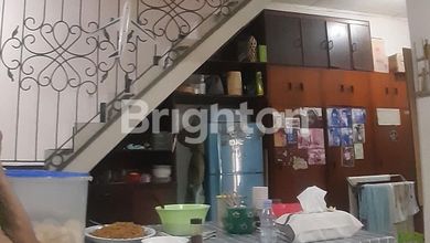 Rumah Dijual di Kebon Jeruk, Jakarta Barat, LB 150m², Harga Kompetitif!