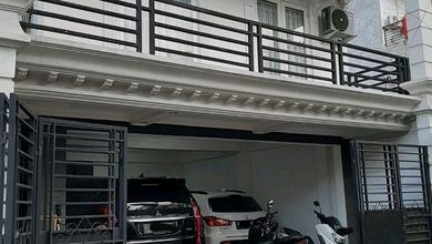 Rumah Dijual di Kelapa Dua, Jakarta Barat, LB 176m², Harga Kompetitif!