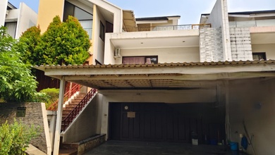 Rumah Elegan di Harapan Indah, Bekasi, 3 Kamar Tidur, LT 450m²