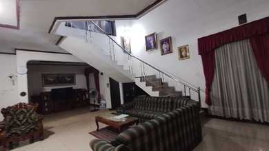 Rumah Mewah di Duren Sawit, Jakarta Timur, 5 KT, LT 307m²