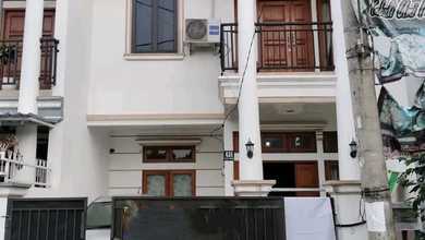 Rumah Siap Huni di Kawasan Bekasi Timur, Bekasi, LT 102m²