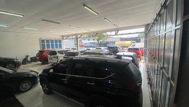 Ex Showroom Lokasi Strategis di Jl Raya Sultan Agung Bekasi Barat